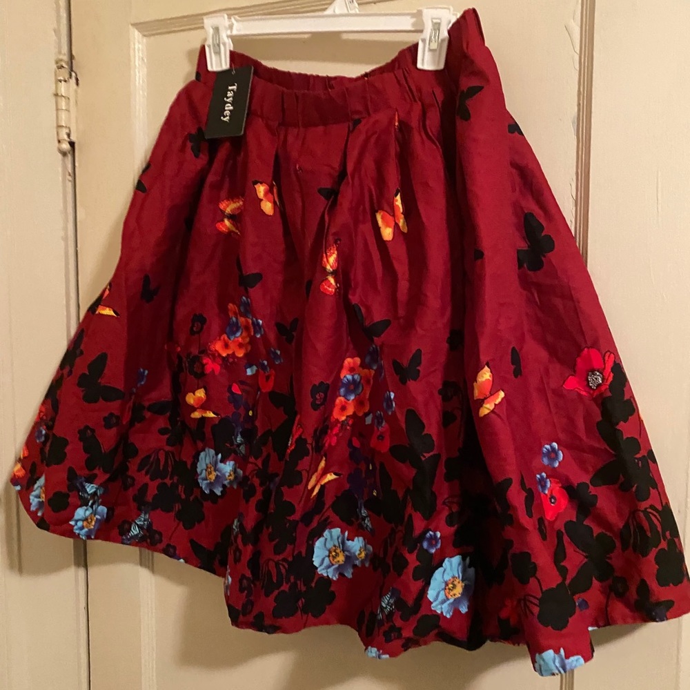 NWT butterfly knee length skirt